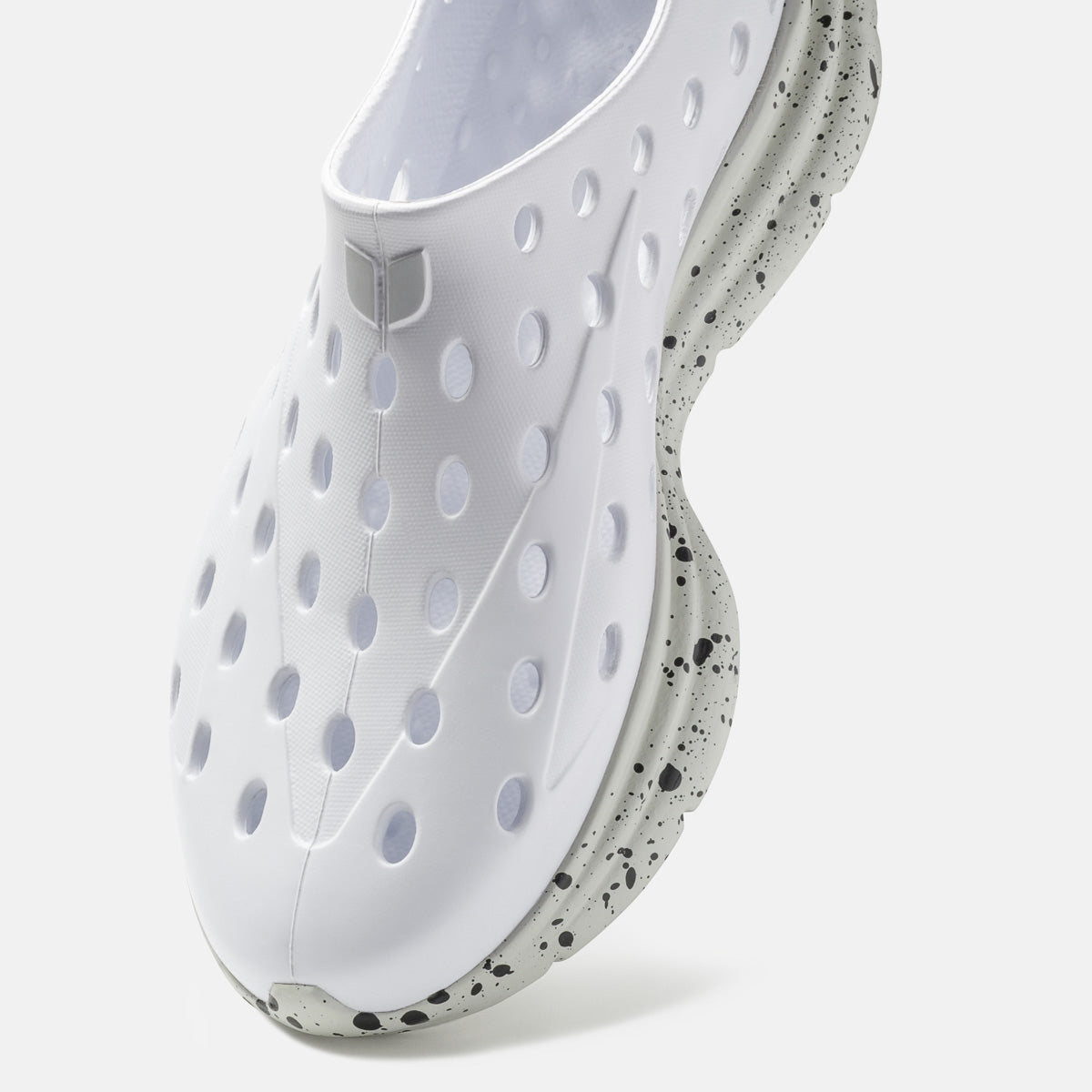 Revive - White / Gray Speckle